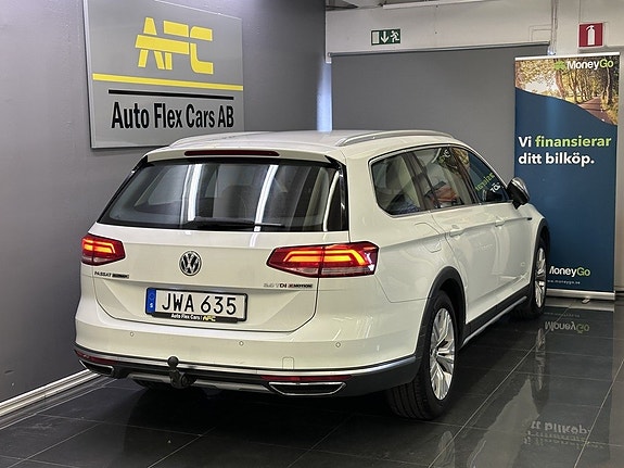 Volkswagen Passat Alltrack 6 of 23
