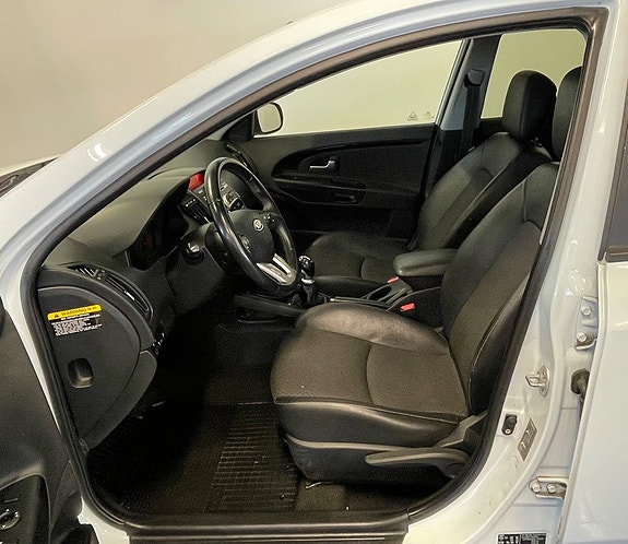 Kia Ceed 6 of 8