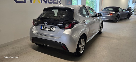 Toyota Yaris 4 of 5