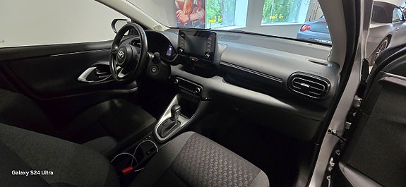 Toyota Yaris 5 of 5