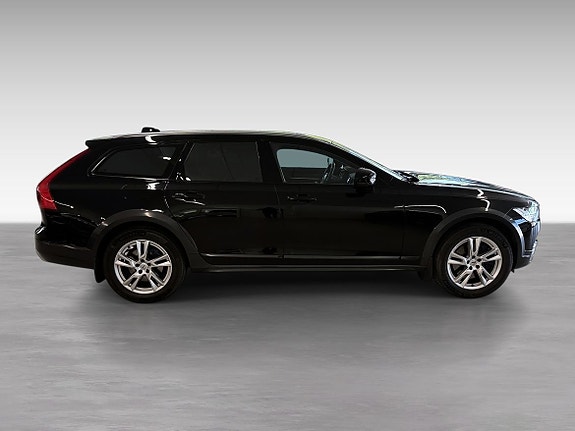 Volvo V90 Cross Country 4 of 5