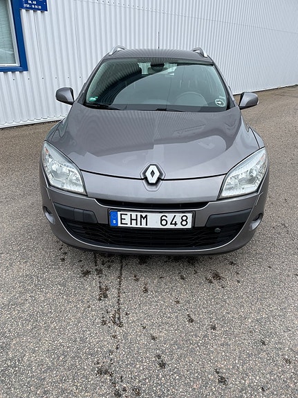 Renault Megane III 4 of 5