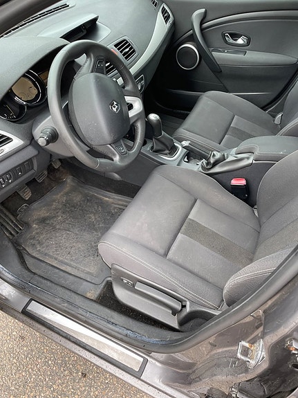 Renault Megane III 3 of 5