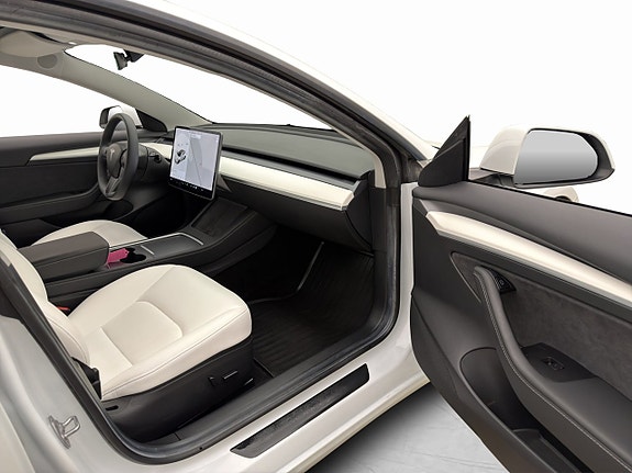 Tesla Model 3 15 of 30