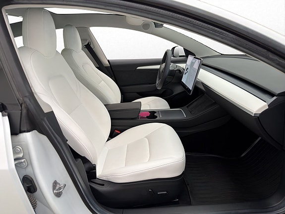 Tesla Model 3 19 of 30