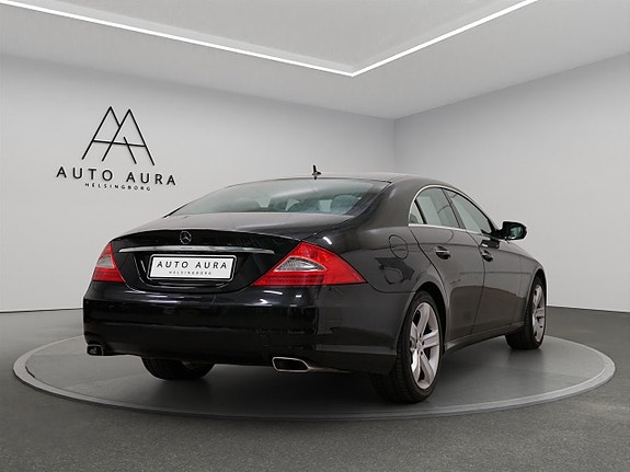 Mercedes-Benz CLS320 4 of 15