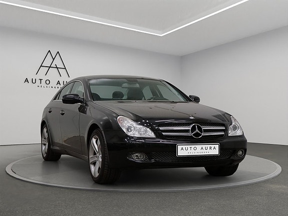 Mercedes-Benz CLS320 3 of 15