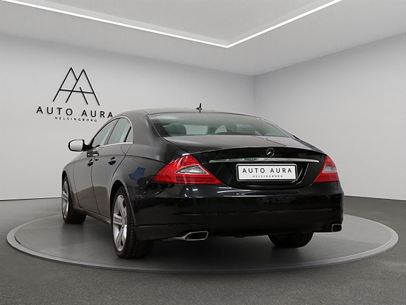 Mercedes-Benz CLS320 6 of 15