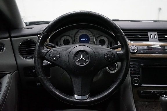Mercedes-Benz CLS320 10 of 15