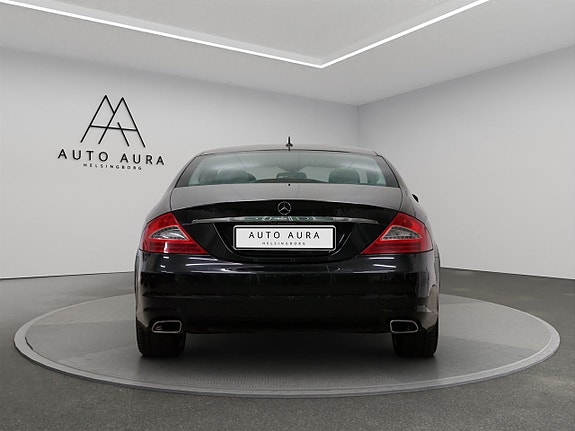 Mercedes-Benz CLS320 5 of 15
