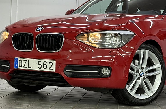 BMW 118d 3 of 5