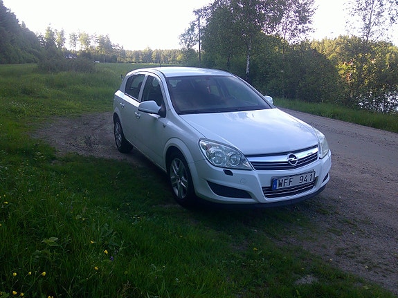 Opel Astra 2 of 5