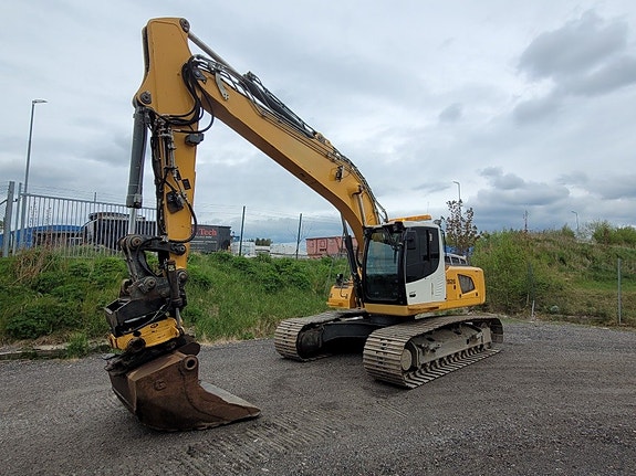 Grävmaskin Liebherr R926 WLC med tiltrotator och skopa