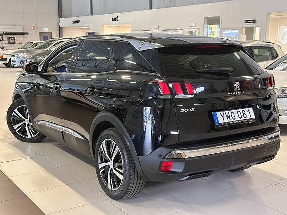 Peugeot 3008 2 of 5
