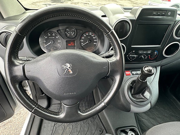 Peugeot Partner 7 of 9