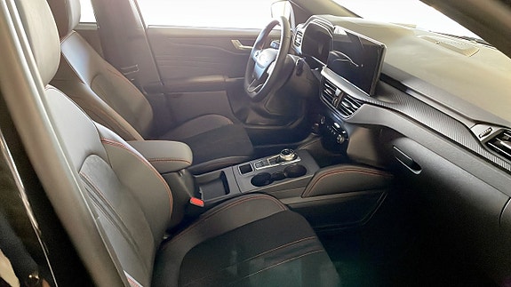 Ford Kuga 3 of 11