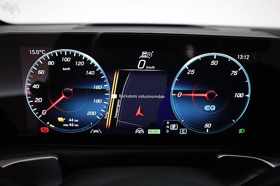 Mercedes-Benz EQB350 13 of 23