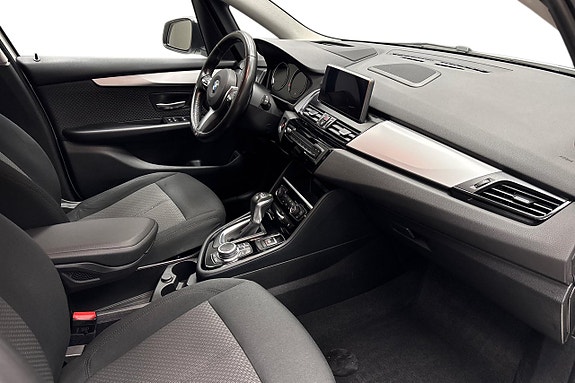 BMW 225xe 9 of 13