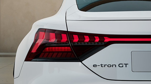 Audi e-tron GT 6 of 11