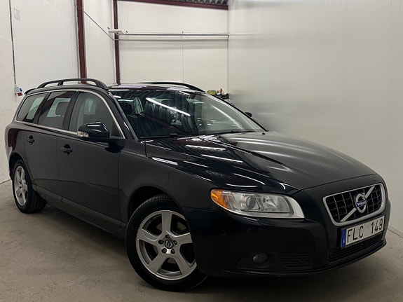 Volvo V70 3 of 5