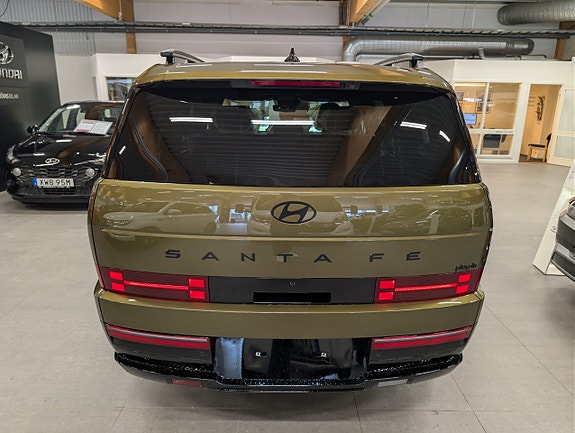 Hyundai Santa Fe 3 of 8