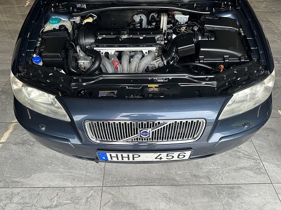 Volvo V70 10 of 18