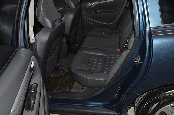 Volvo V70 16 of 18