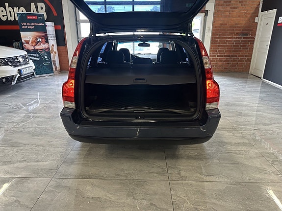 Volvo V70 12 of 18
