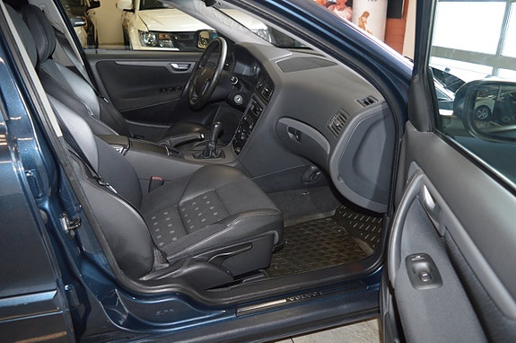Volvo V70 14 of 18