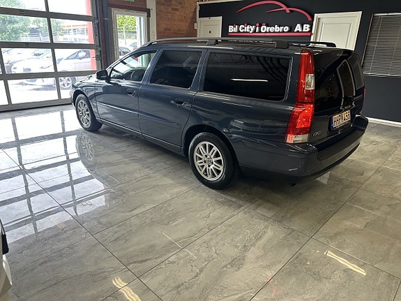 Volvo V70 4 of 18