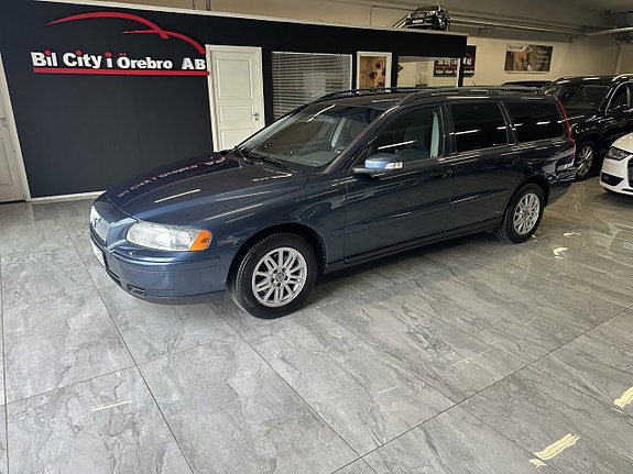 Volvo V70 3 of 18