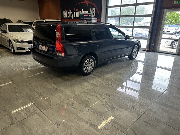 Volvo V70 5 of 18