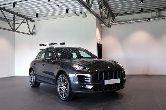 Porsche Macan S 3 of 5