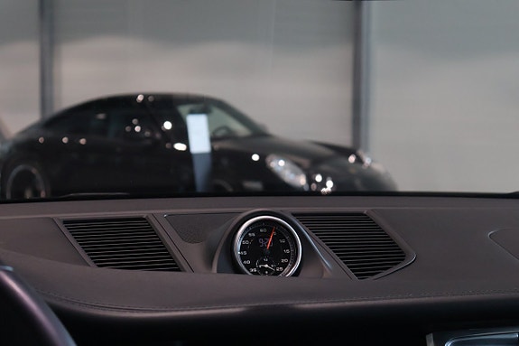 Porsche Macan S 13 of 19
