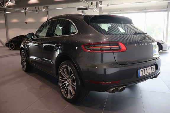 Porsche Macan S 8 of 19
