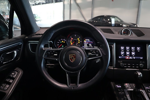 Porsche Macan S 12 of 19