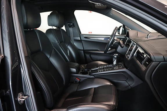 Porsche Macan S 14 of 19