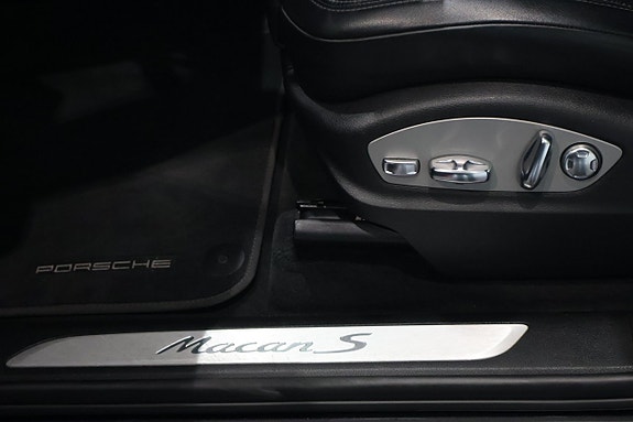 Porsche Macan S 11 of 19