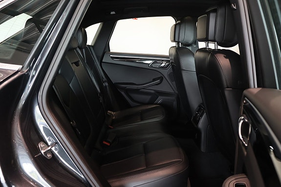 Porsche Macan S 16 of 19
