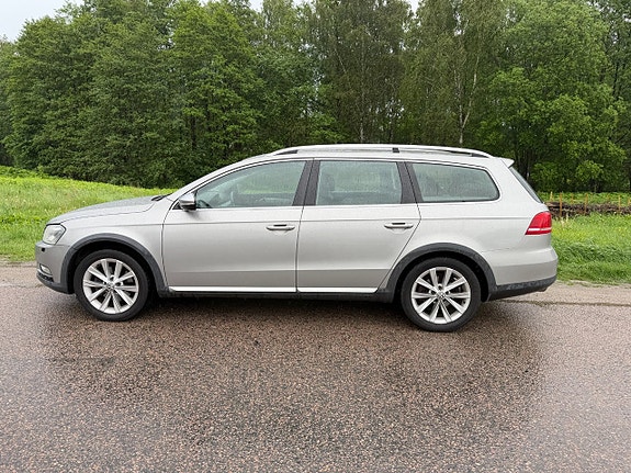 Volkswagen Passat Alltrack 4 of 5