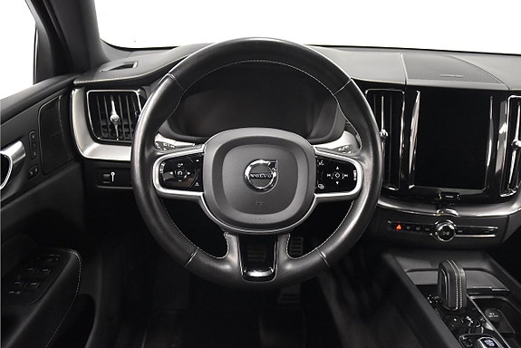 Volvo XC60 2 of 5