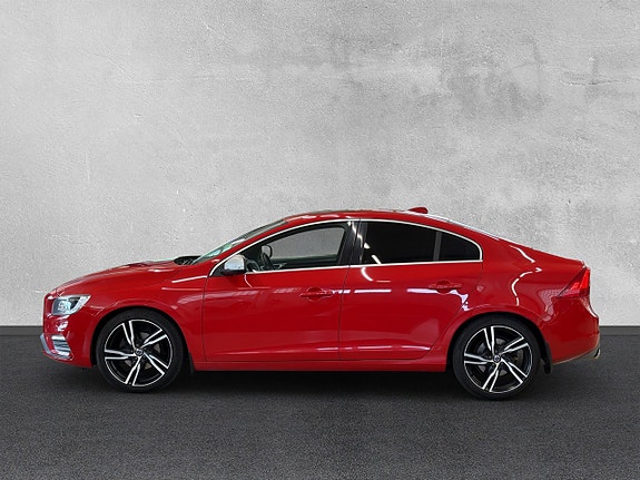 Volvo S60 2 of 5