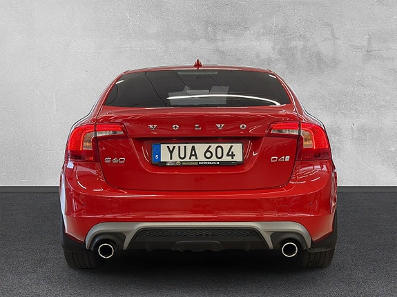 Volvo S60 4 of 5