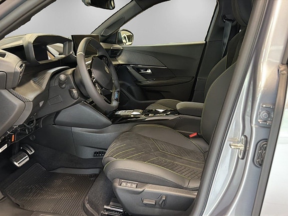 Peugeot 2008 7 of 14