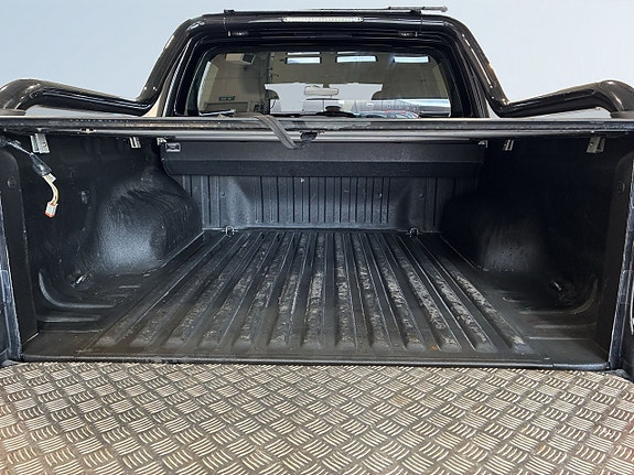 Volkswagen Amarok 12 of 23