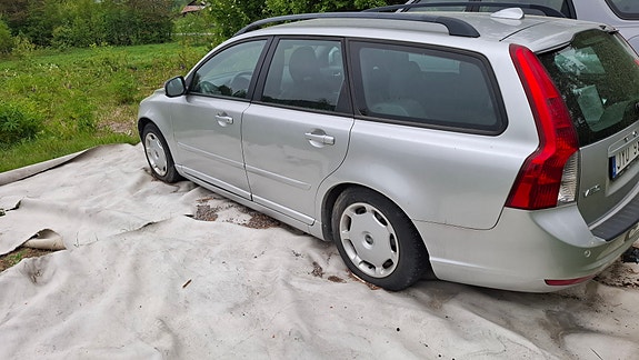 Volvo V50 3 of 5
