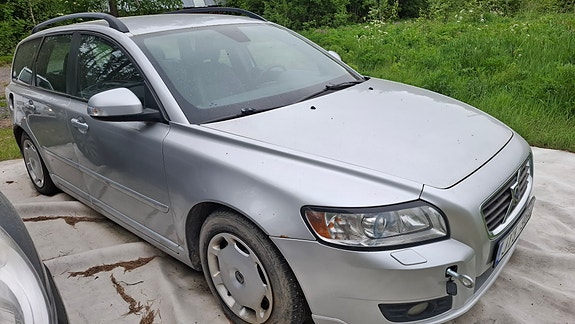Volvo V50 4 of 5