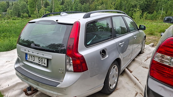 Volvo V50 2 of 5