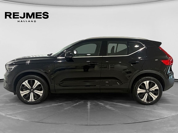 Volvo XC40 3 of 13