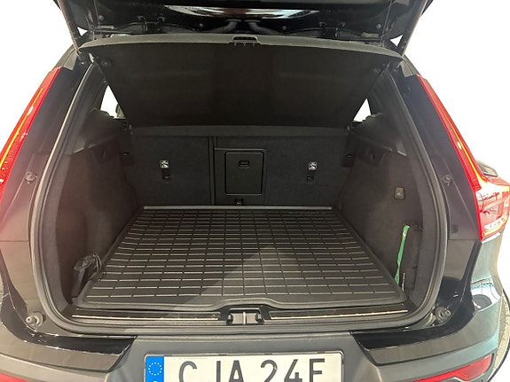 Volvo XC40 13 of 13